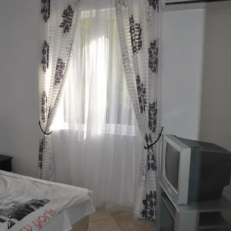 Apartman Casa Brava 2 *